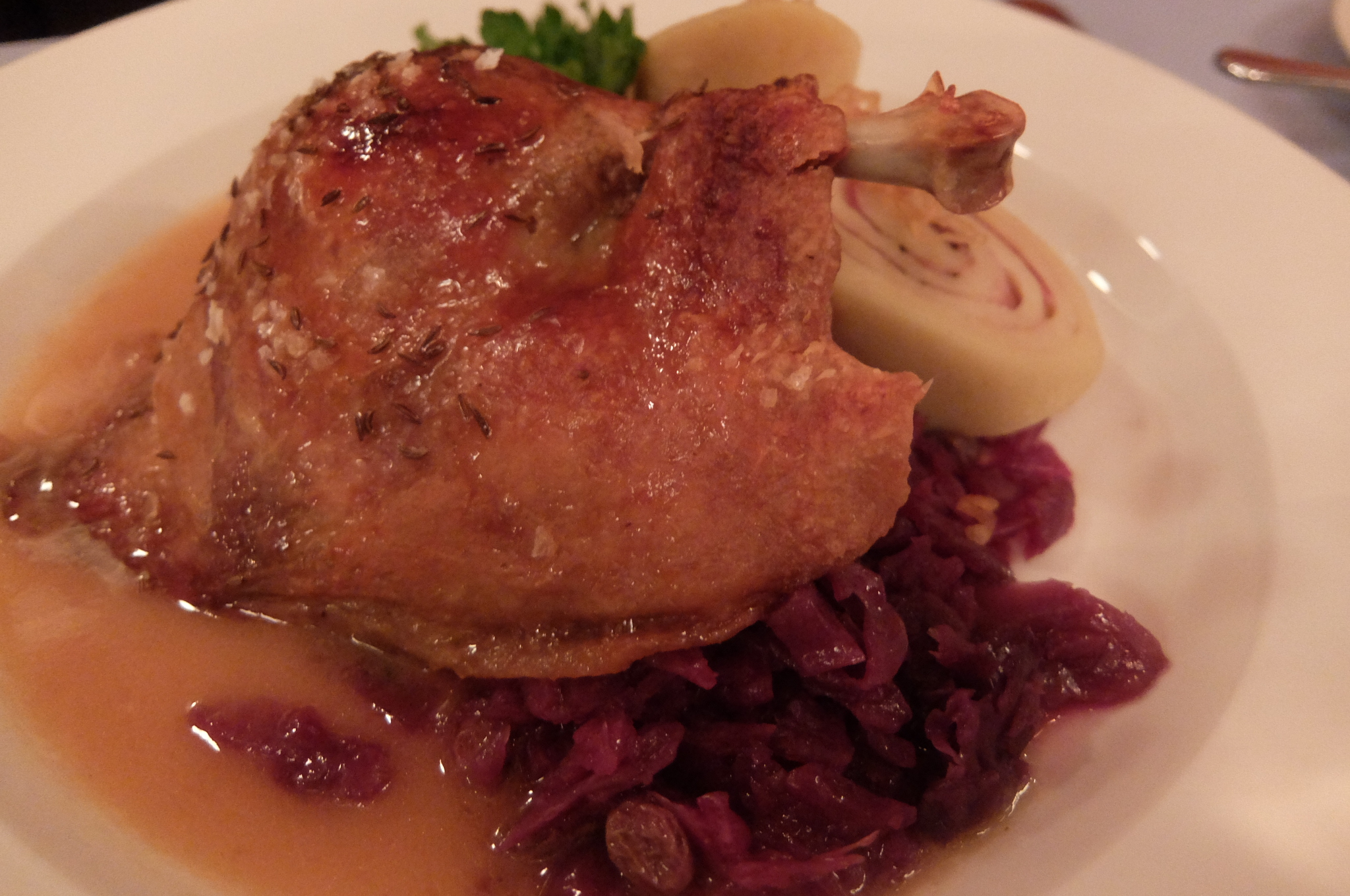 プラハ名物鴨料理をチェコ郷土料理レストランで食べる U Modre Kachnicky Ii プラハ旧市街